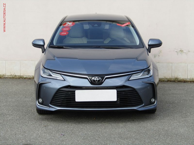 Toyota Corolla (2023) 1.5i, ČR - fotka 2 z 3