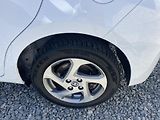 Toyota Yaris 1.5i 16v HYBRID 142TKM TOP 1A! - náhled 31