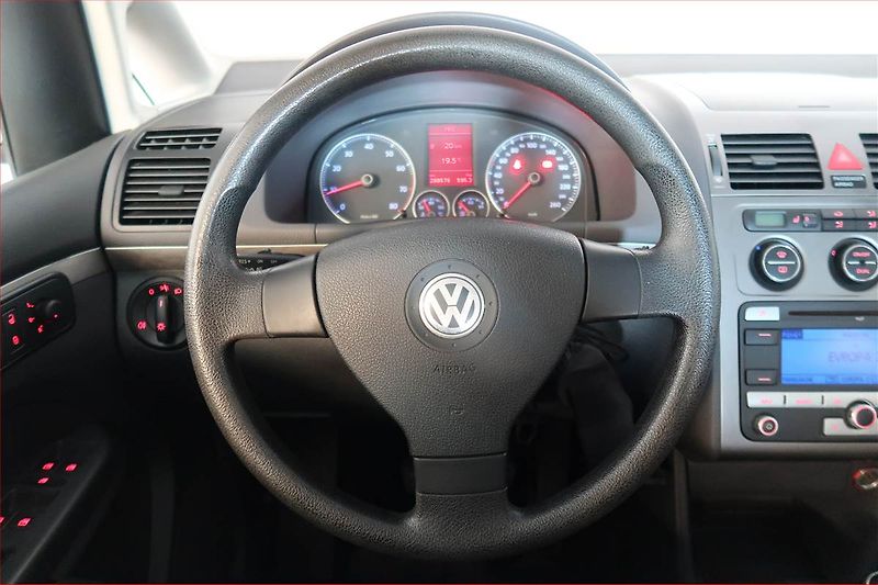 Volkswagen Touran (2007) Comfortline 1.4 TSI, Tažné - fotka 14 z 15
