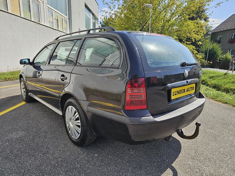 Škoda Octavia (2009) 1.9TDI TOUR TAŽNÉ KLIMA - fotka 3 z 20