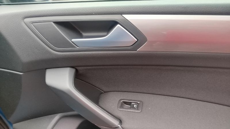 Volkswagen Touran (2016) 1.4 tsi  110 kw   7 míst - fotka 19 z 34