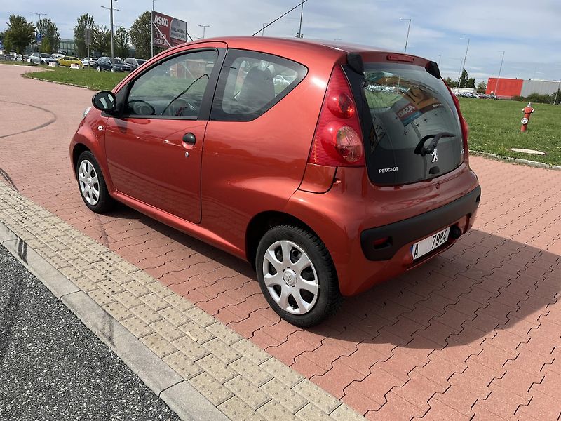 Peugeot 107 1.0 i 50 kW 1.Majitel - fotka 7 z 26