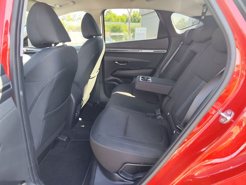 Hyundai Tucson 1.6 T-GDI/110kW Smart DCT MHEV - fotka 10 z 30