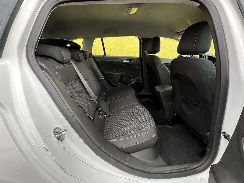 Opel Astra (2016) KOMBI 1.0/77kW 2.Maj. * TZ  - fotka 26 z 32