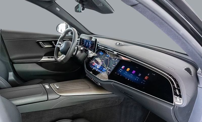 Mercedes-Benz Třídy E d AMG Premium Airmatic - fotka 7 z 12