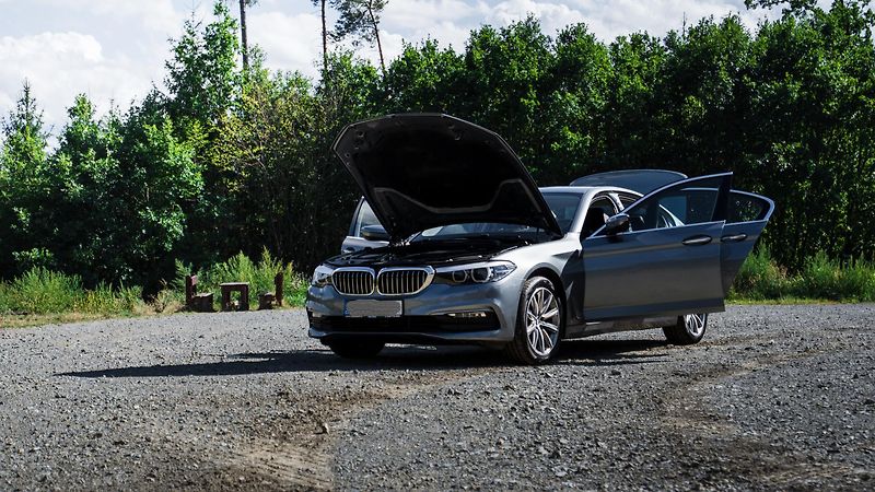 BMW Řada 5 (2017) BMW 520d xDrive Limousine - fotka 43 z 43