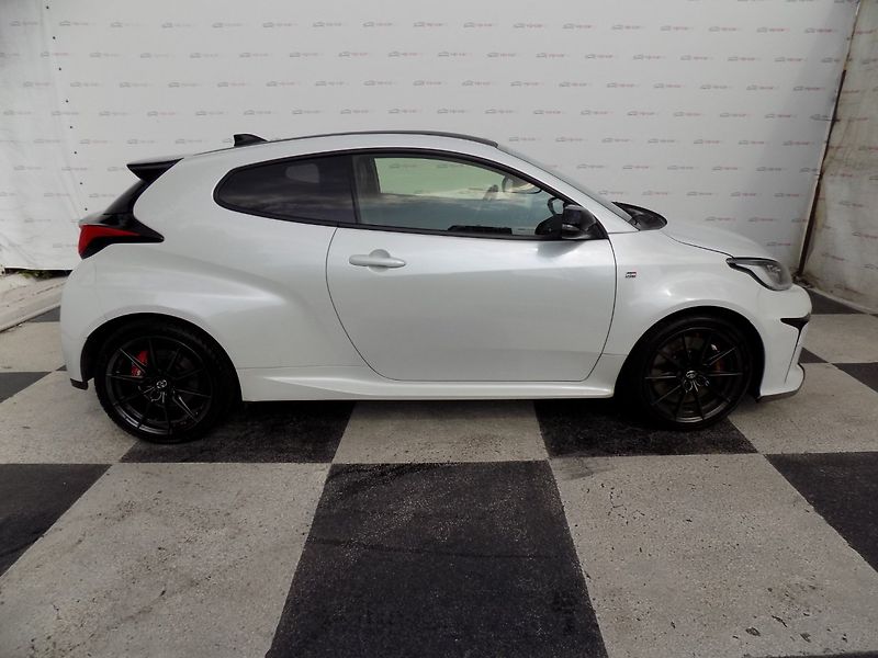 Toyota GR Yaris (2020) 1.6i/16V/FOUR/AWD/LED/ČR/ - fotka 6 z 32