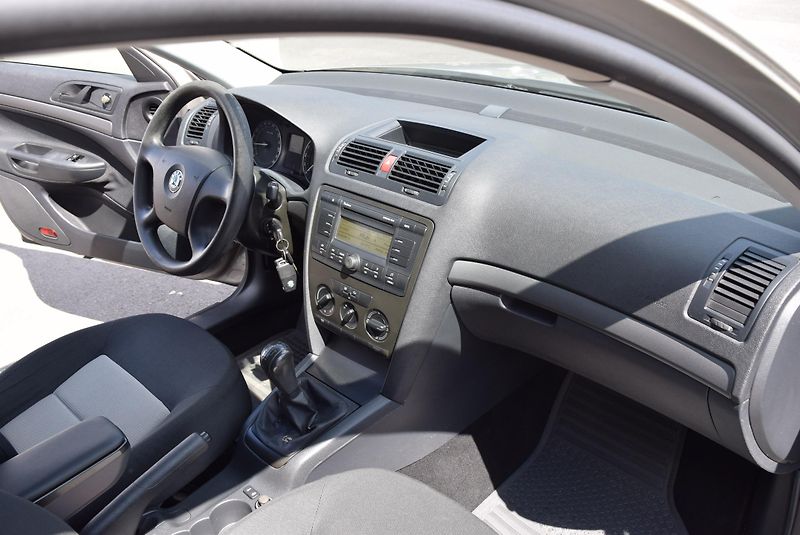 Škoda Octavia (2007) 1.6MPI 75kw CLASSIC KLIMA  - fotka 30 z 38