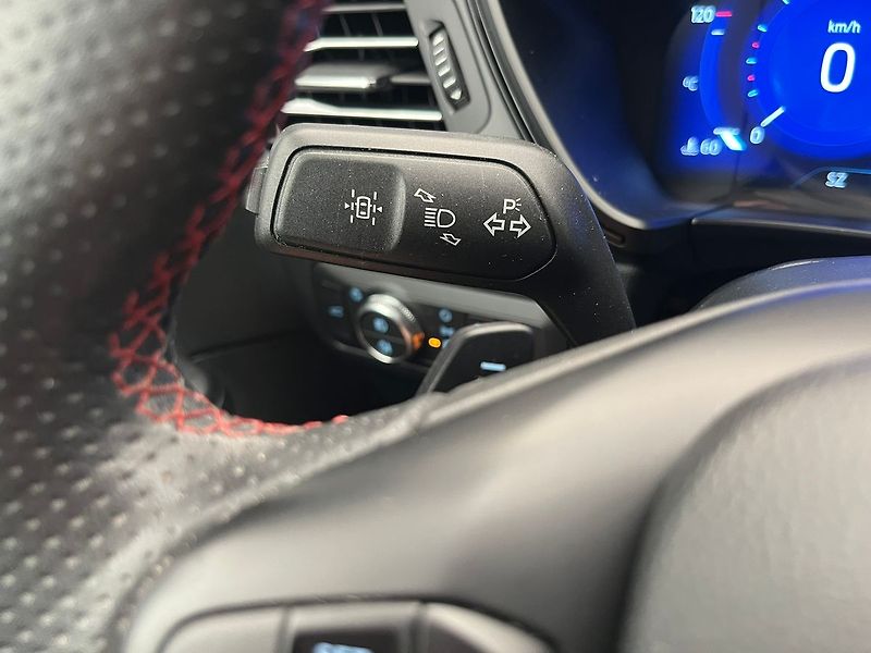 Ford Kuga 2,0 EB 140 kW AWD ST-Line - fotka 11 z 72