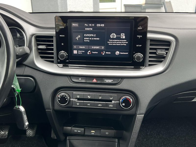 Kia Ceed (2022) 1.5T-GDI 118kW TAŽNÉ  ČR NOVÉ - fotka 13 z 22