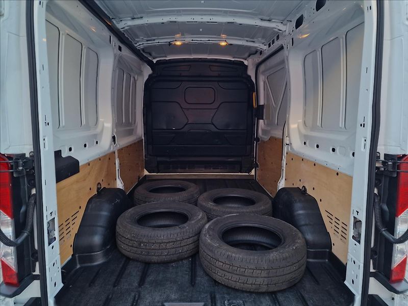 Ford Transit 2.0TDCi 77kW 350 TREND L2 - fotka 19 z 44