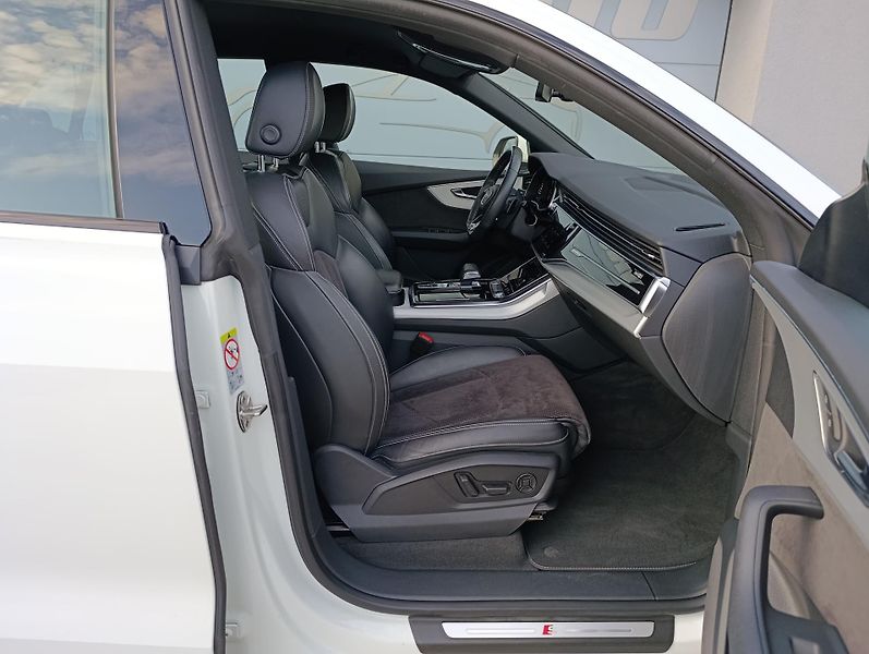 Audi Q8 50TDI QUATTRO S-LINE ČR DPH - fotka 15 z 31