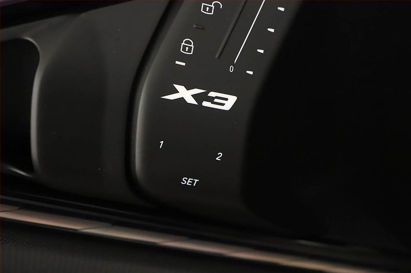 BMW X3 (2025) 20 xDrive - fotka 26 z 26