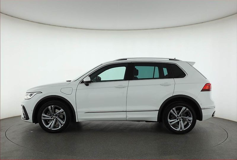 Volkswagen Tiguan (2022) R-Line 1.4 TSI eHybrid - fotka 3 z 20