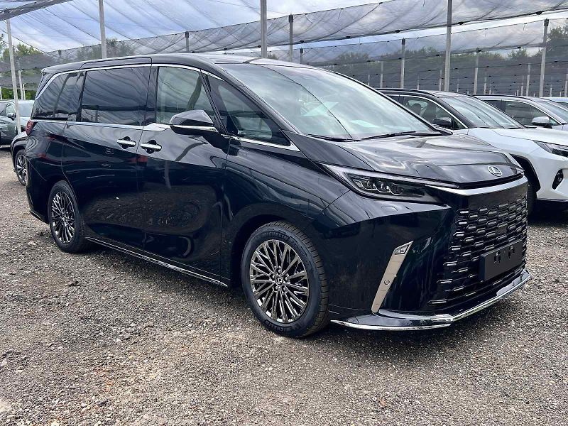(2025) VIP 4 seats EXECUTIVE | MAX - fotka 2 z 12