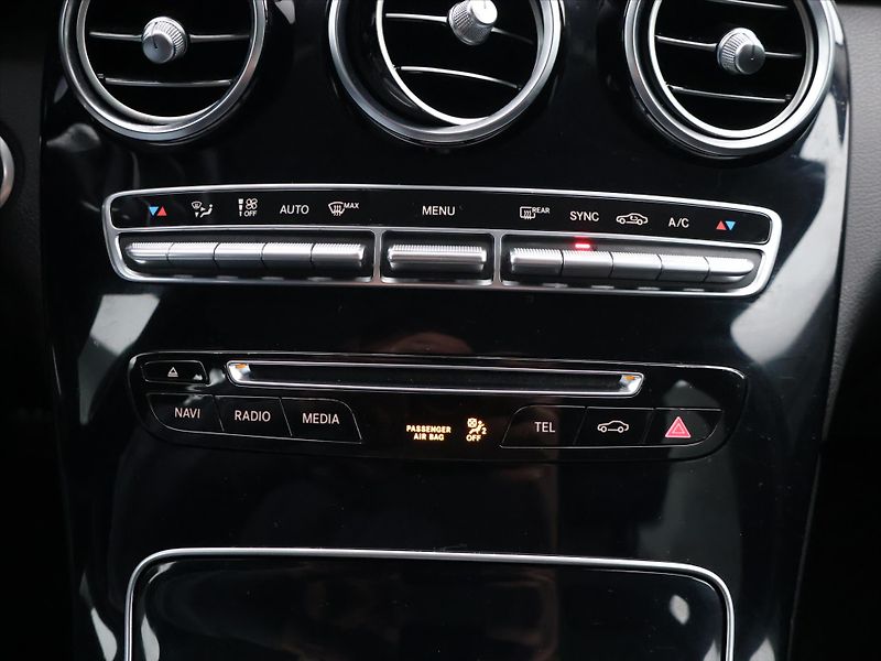 Mercedes-Benz GLC 2,1 220d 125kW AMG 4Matic CZ - fotka 23 z 33