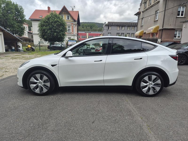 Tesla Model Y LONG RANGE DUAL MOTOR TZ 91 % - fotka 6 z 50