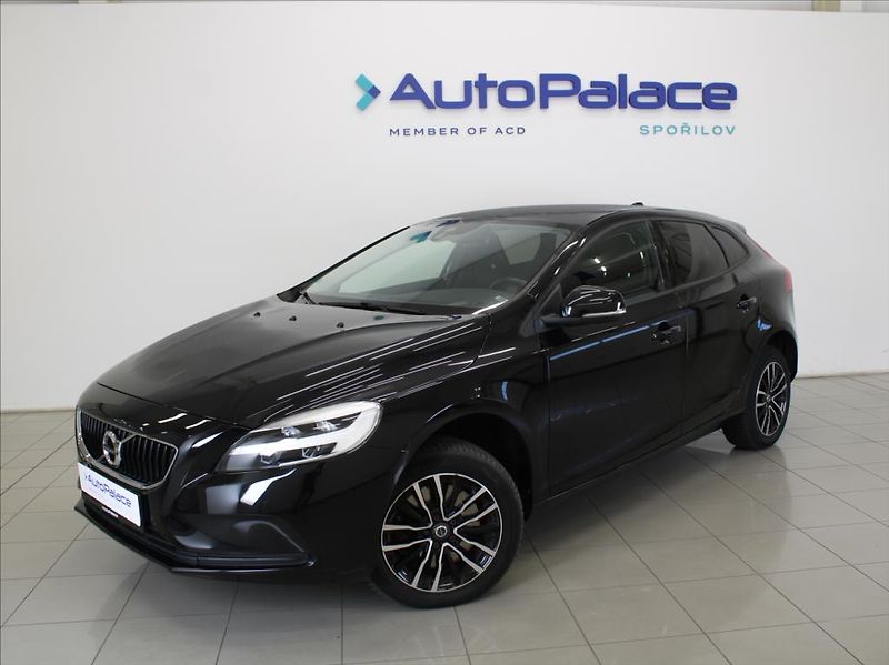 Volvo V40 1,5 T2 90kW AT Momentum 1.maj. - fotka 1 z 14