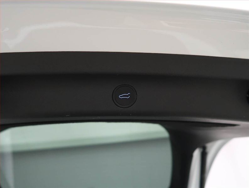Tesla Model Y (2023) Performance 79kWh, SoH 93% - fotka 30 z 33