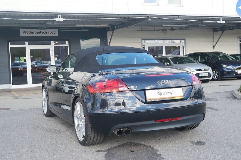 Audi TT - fotka 4 z 6