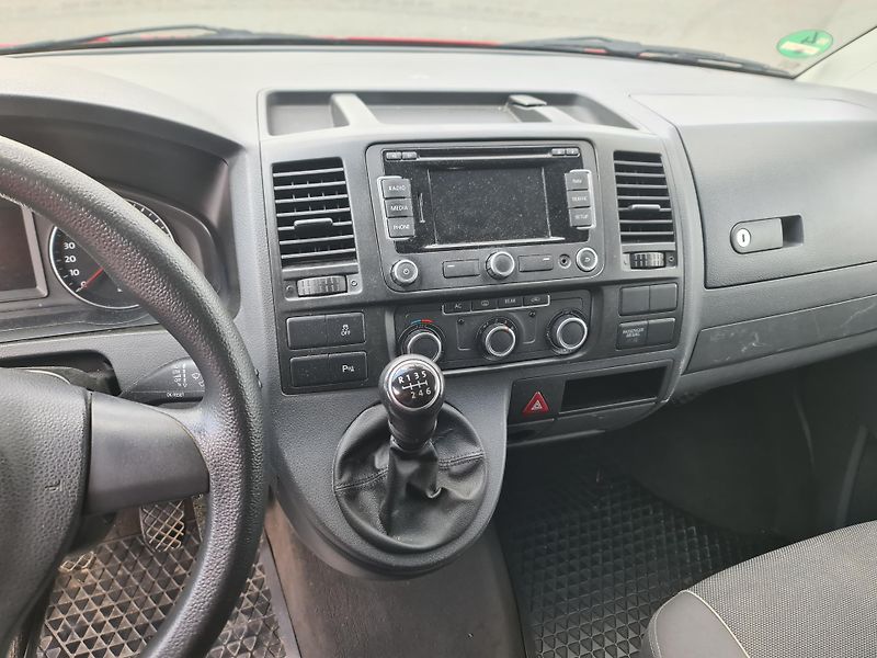 Volkswagen Multivan T5 2.0 TDi 103-KW KLIMA 7-MÍST - fotka 27 z 42