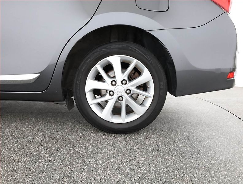 Toyota Corolla (2013) 1.4 D-4D, Park. senzory - fotka 17 z 17