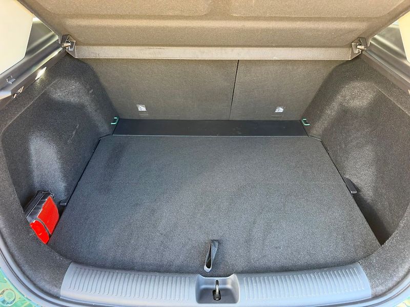 MG ZS HEV 1.5 EXCLUSIVE AT ZÁRUKA 7l - fotka 5 z 29