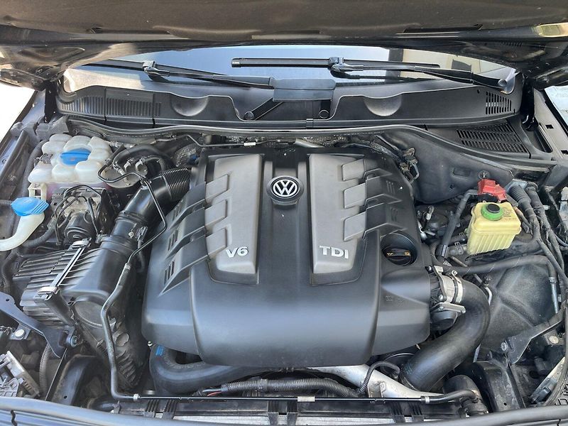 Volkswagen Touareg (2011) 3.0 TDi Bi-Xenon,NAVI, DPH - fotka 29 z 30