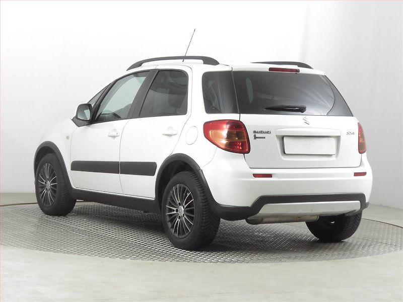 Suzuki SX4 (2011) 1.6 VVT, Serv.kniha - fotka 4 z 15
