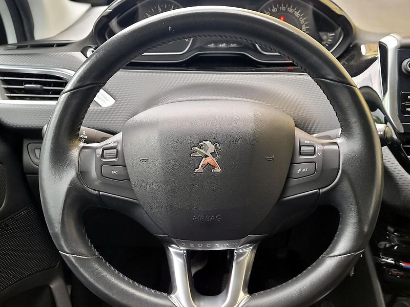 Peugeot 2008 1,2 MÁLO NAJETO*CZ,SERVIS - fotka 33 z 39