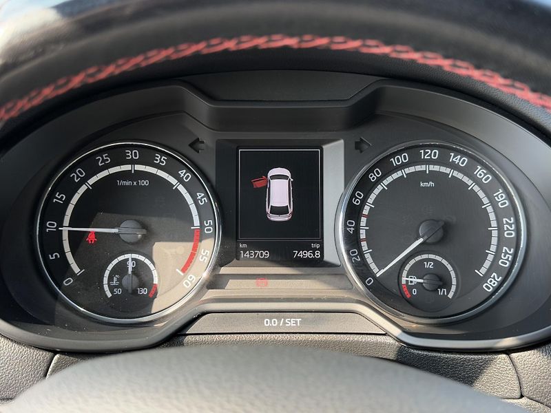 Škoda Octavia 2.0 TDi 135 kW/Challenge - fotka 23 z 23