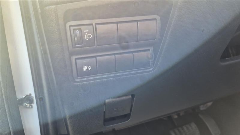 Toyota Yaris 1,5 TNGA HEV 92-1 CVT ČR - fotka 19 z 23