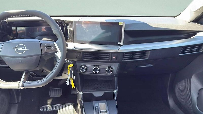 Opel Frontera (2026) Edition Hybrid 1.2 TURBO (81kW - fotka 16 z 24