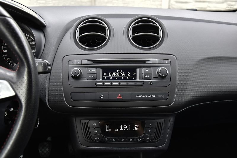 Seat Ibiza FR 1.6 TDi CR,XENON,KŮŽE,FACE - fotka 22 z 47