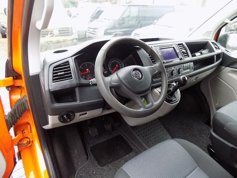 Volkswagen Transporter 2,0 TDI 110 KW DC 5 MÍST TEMP. - fotka 18 z 35