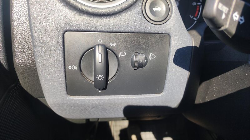 Ford Fusion (2009) 1,6 74kW ČR plný servis - fotka 15 z 21