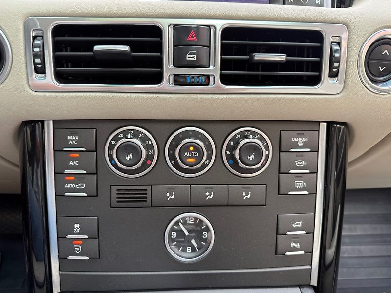 Land Rover Range Rover (2012) 4.4 TDV8 Vogue - fotka 15 z 27