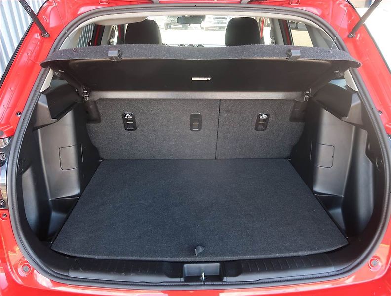 Suzuki Vitara (2021) Premium 1.4 BoosterJet, 4X4 - fotka 14 z 22