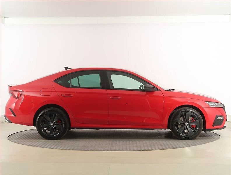 Škoda Octavia (2024) RS 1.4 TSI iV - fotka 6 z 34
