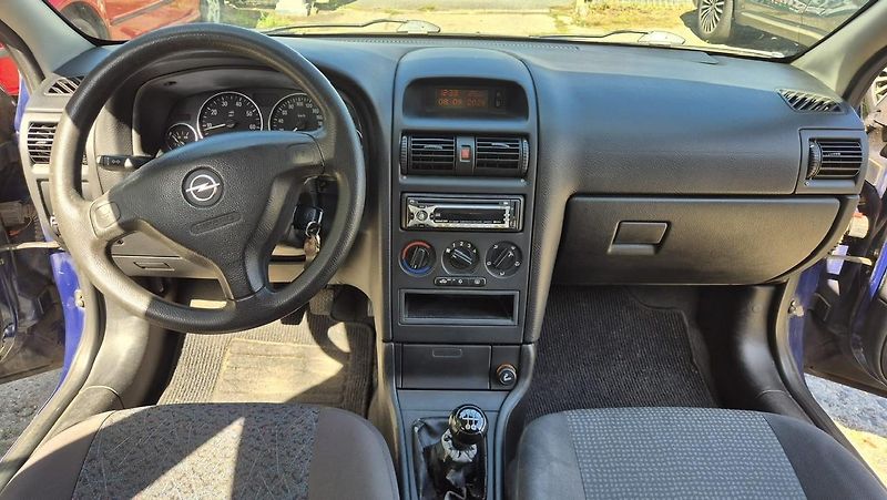 Opel Astra (2005) - fotka 7 z 12