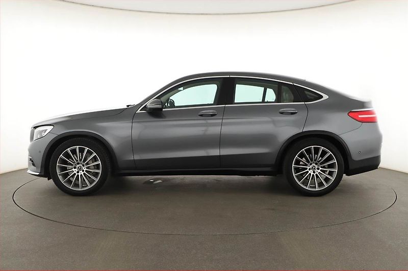 Mercedes-Benz GLC (2018) 300 - fotka 3 z 29