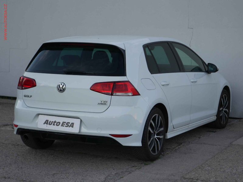 Volkswagen Golf (2014) 1.2TSI VII, R-Line - fotka 6 z 21