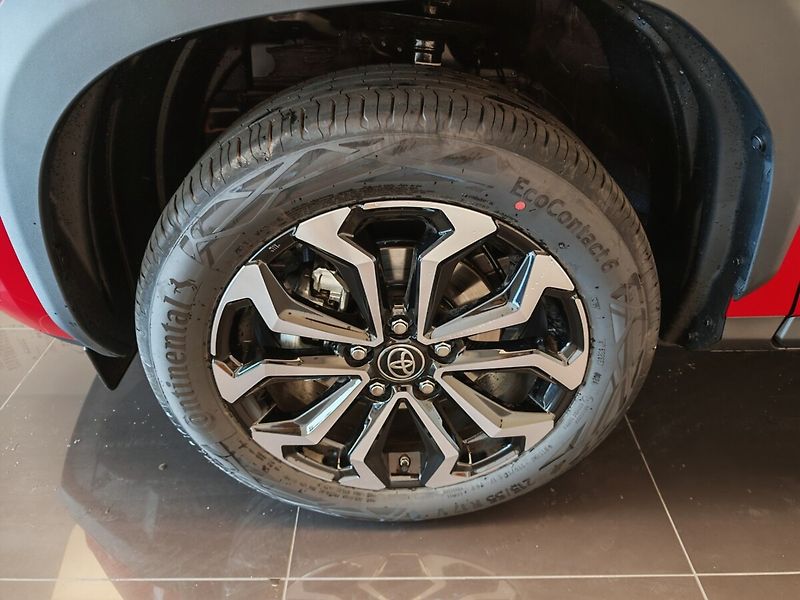 Toyota Yaris Cross 1.5 TNGA HEV Style 4x4 - fotka 8 z 32
