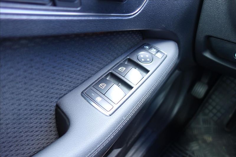 Mercedes-Benz Třídy E 350 CDi 195KW,ELEGANCE. - fotka 31 z 35