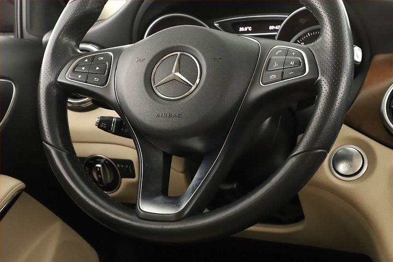 Mercedes-Benz GLA (2017) 200 d 4MATIC, 4X4 - fotka 17 z 21