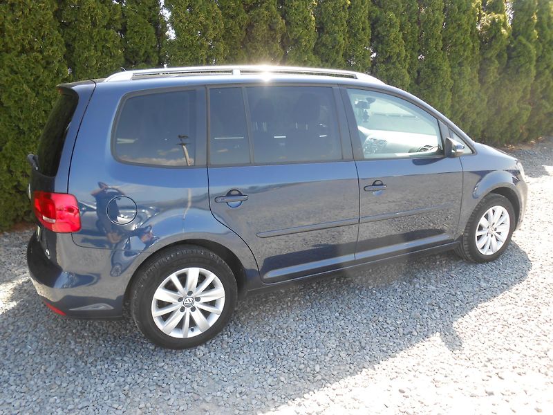 Volkswagen Touran 1.6TDi, NAVI,7Míst!!! - fotka 10 z 43