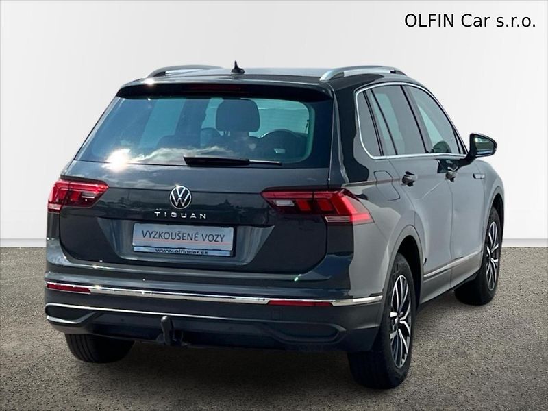 Volkswagen Tiguan 2,0 TDi 110kW 7DSG LIFE - fotka 2 z 26
