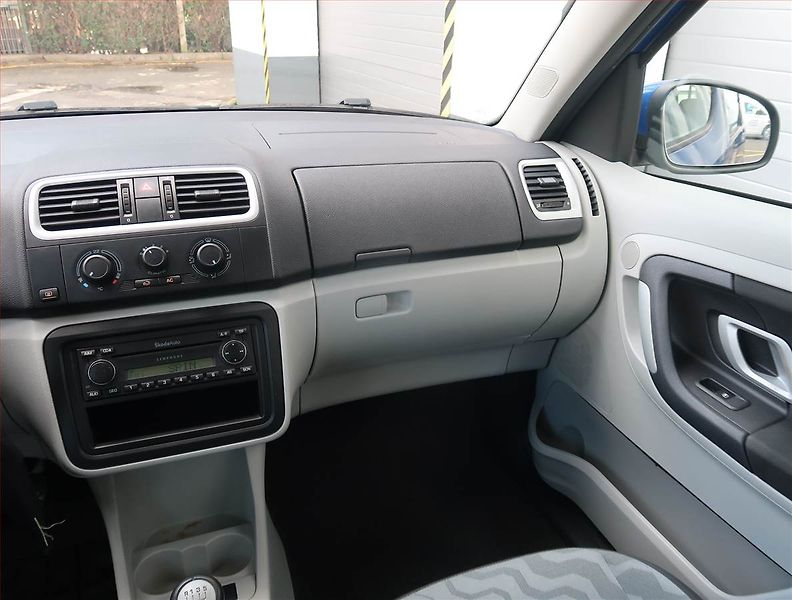 Škoda Roomster (2006) Comfort 1.4 16V - fotka 8 z 17