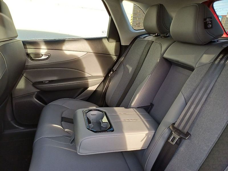 MG MGS5 EV Elektromotor 170 kW EXCLUSIVE - fotka 18 z 20
