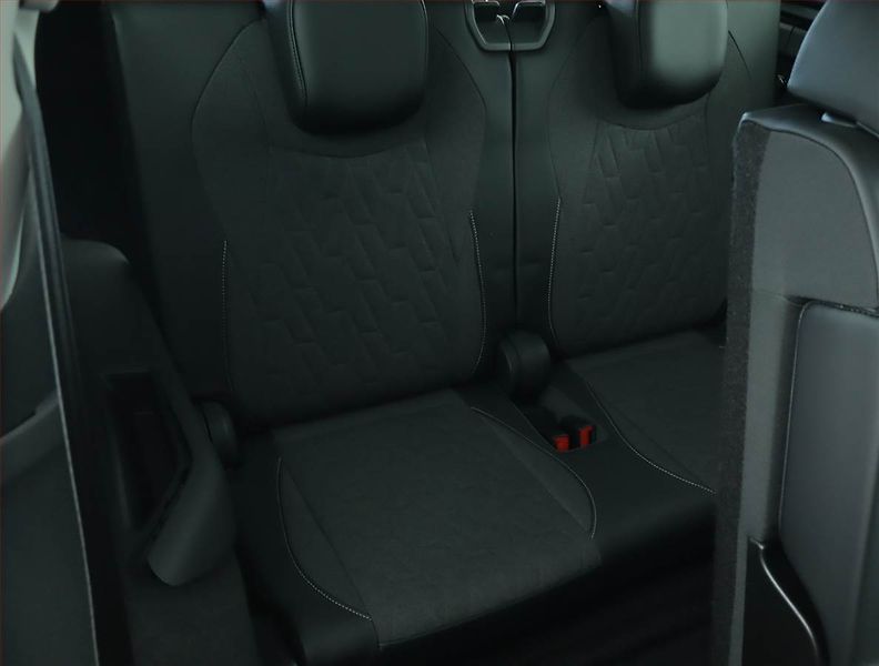 Volkswagen Tayron (2025) 1.5 eTSI - fotka 16 z 21